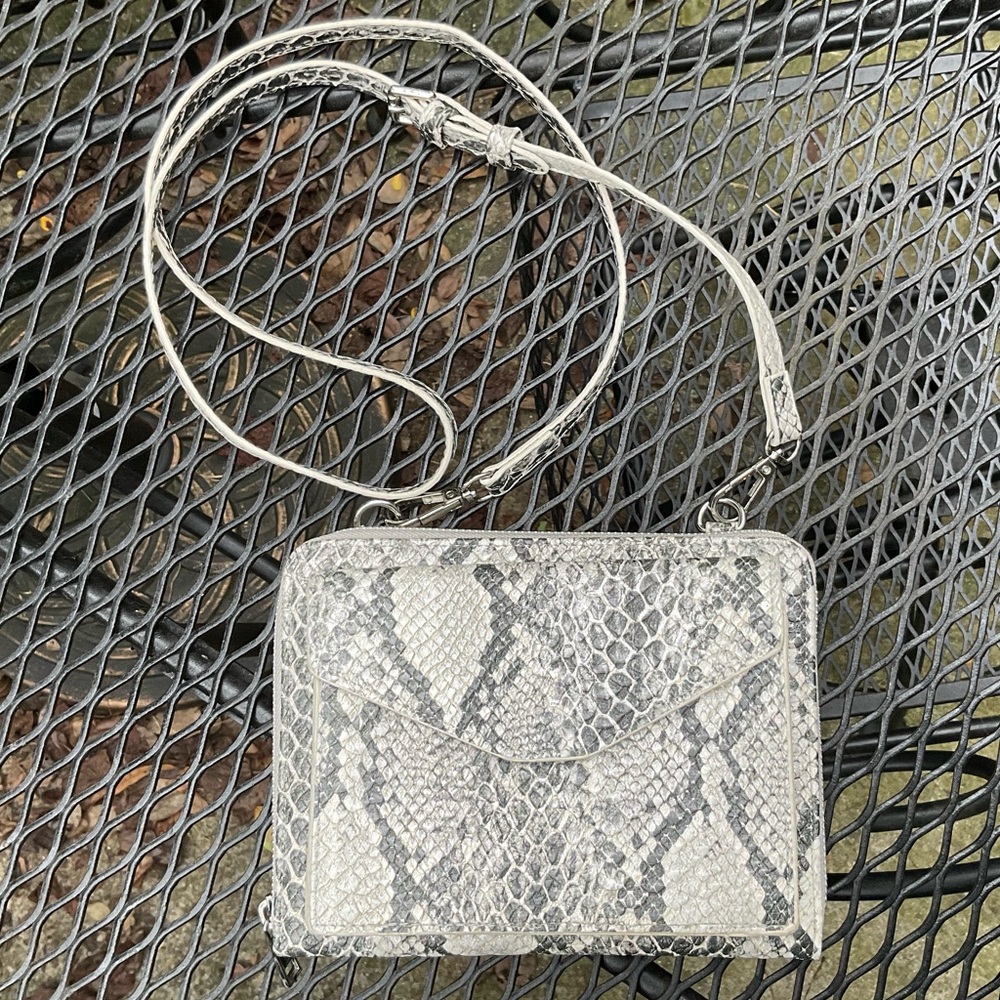 Cute Street Level Adjustable Removable Strap Multi Pocket 16 Card Slot Snake Bag